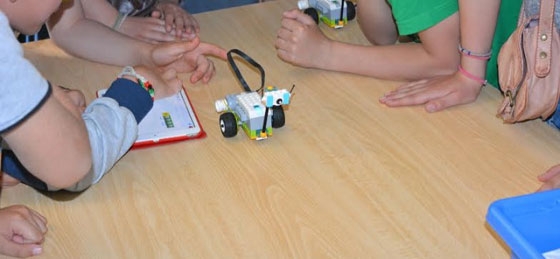 Το «Σχολιτεχνείο» του 5ου Δημοτικού μυεί τους μαθητές, σε επιστήμες, τέχνες και δεξιότητες